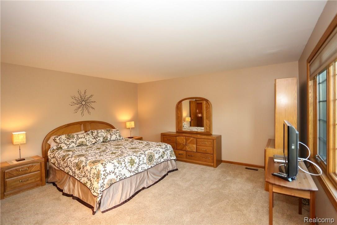 4700 Rambling Court Troy, MI 48098 - Photo 32 of 49 Rambling Ct-31.jpg