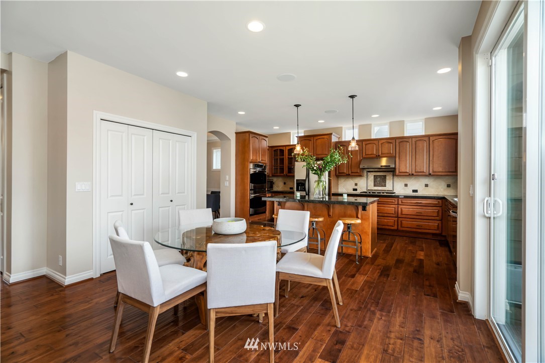 4708 Northeast 1st Place Renton, WA 98059 - Photo 11 of 34 Gallery Image 11