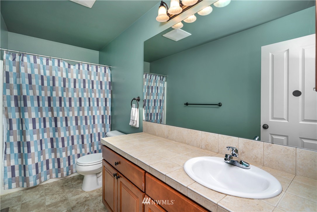 4708 Northeast 1st Place Renton, WA 98059 - Photo 21 of 34 Gallery Image 21