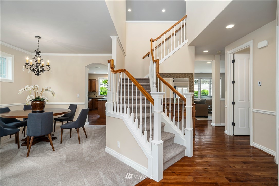 4708 Northeast 1st Place Renton, WA 98059 - Photo 4 of 34 Gallery Image 4