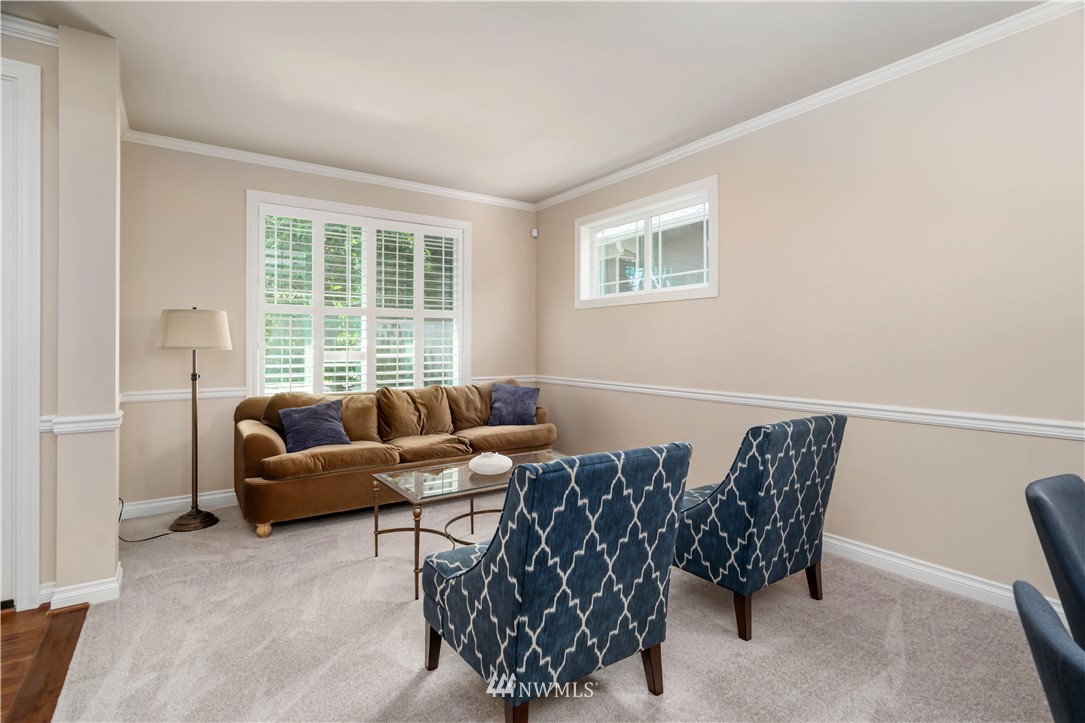 4708 Northeast 1st Place Renton, WA 98059 - Photo 6 of 34 Gallery Image 6