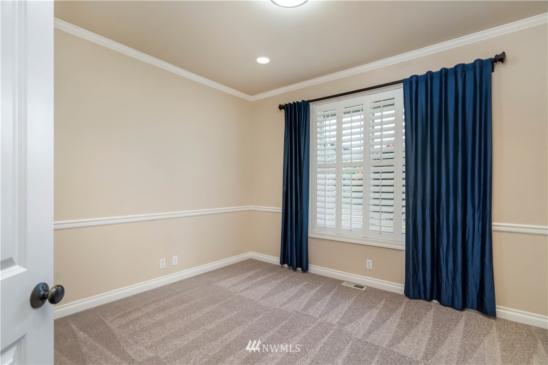 4708 Northeast 1st Place Renton, WA 98059 - Photo 8 of 34 Gallery Image 8