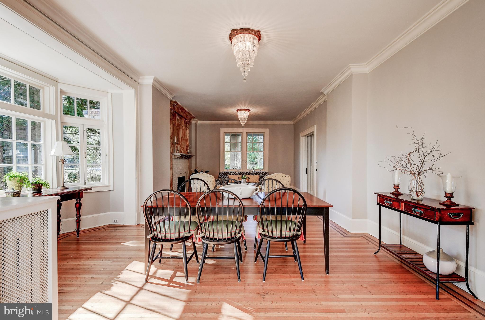 321 Woodlawn Road Baltimore, MD 21210 - Photo 22 of 72 Symmetry.