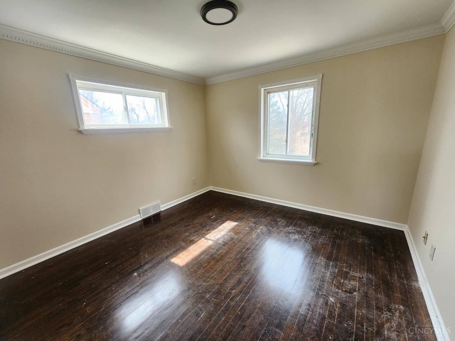 1063 Anderson Ferry Road Cincinnati, OH 45238 - Photo 6 of 9
