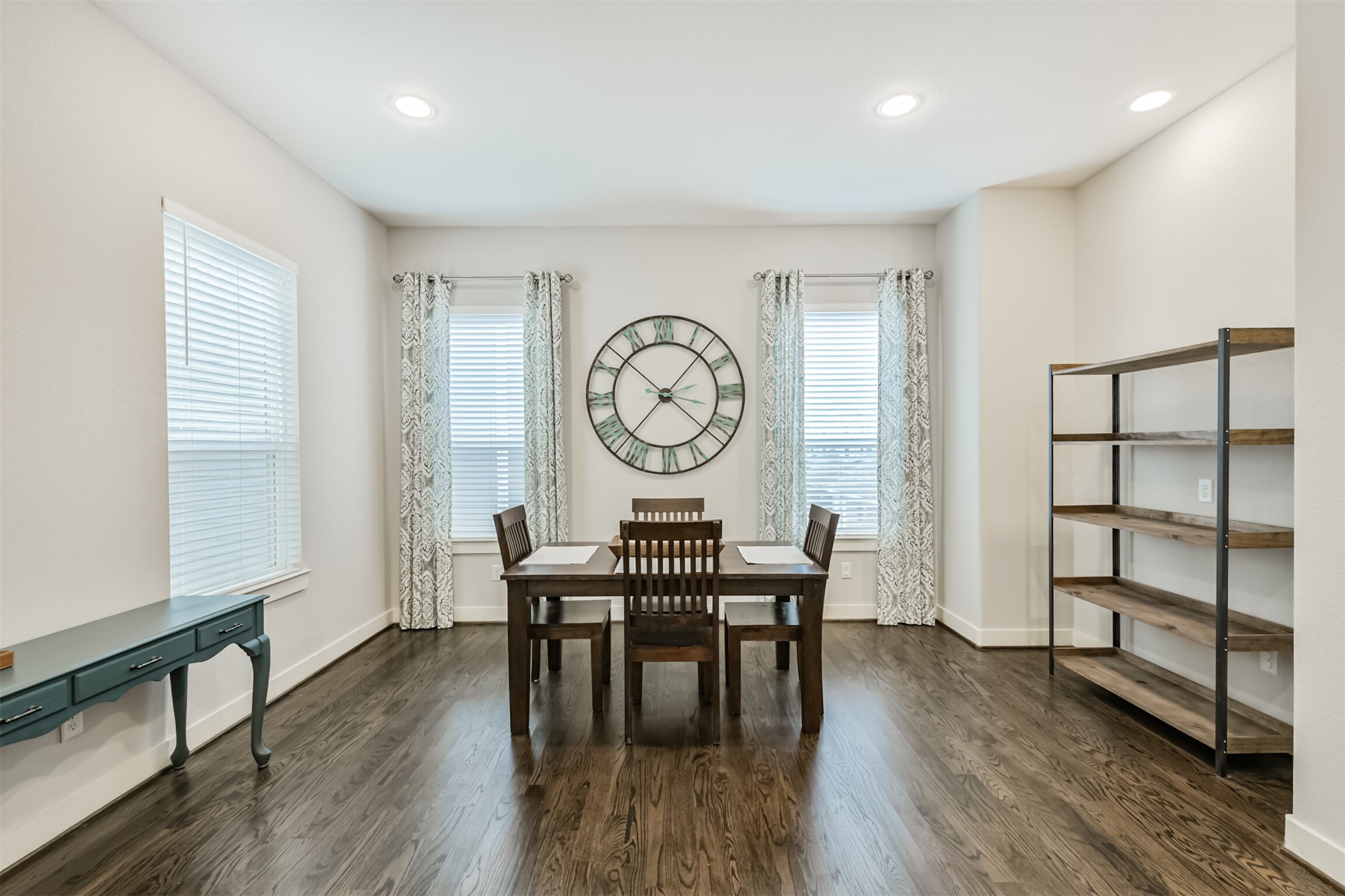 6623 Letein Street Houston, TX 77008 - Photo 17 of 37 Dining room framed by lots of natural lighting!