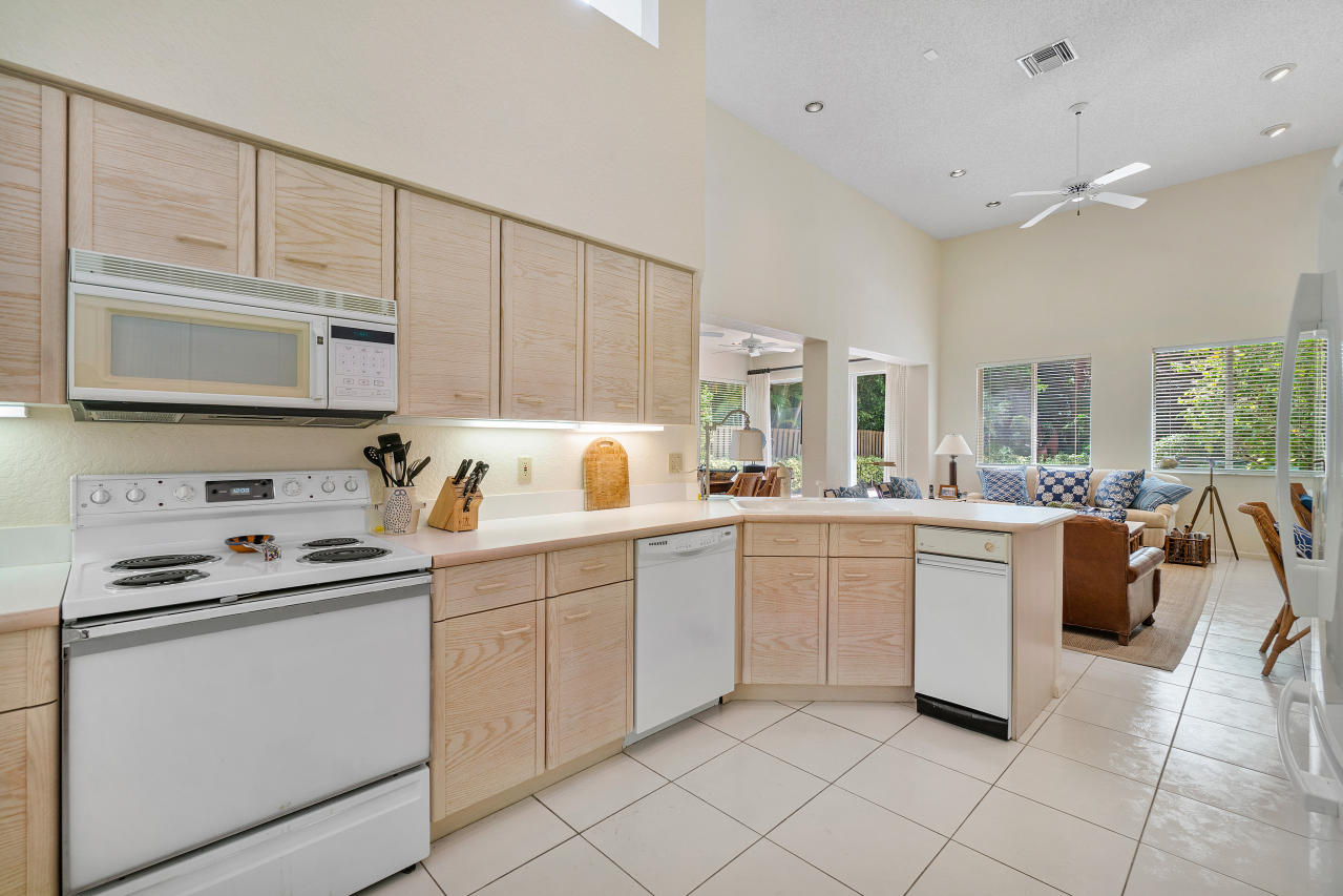 2462 Northwest 66th Drive Boca Raton, FL 33496 - Photo 16 of 55 019-2462Northwest66thDrive-BocaRaton-FL-