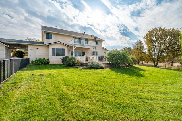 $1,250,000 | 8180 Whispering Oaks Road, Redding, CA 96002