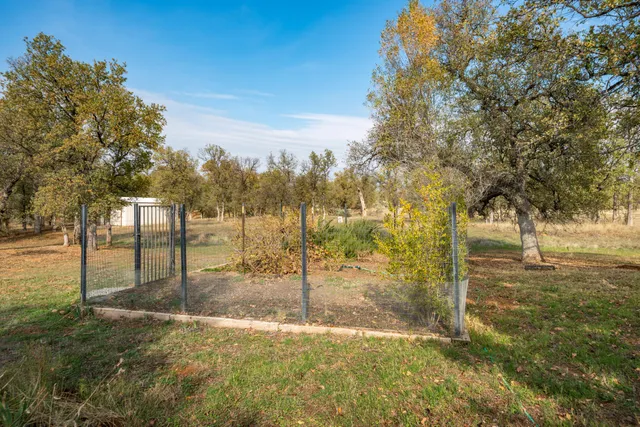 $1,250,000 | 8180 Whispering Oaks Road, Redding, CA 96002