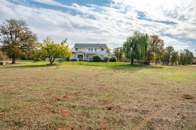 $1,250,000 | 8180 Whispering Oaks Road, Redding, CA 96002