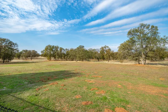 $1,250,000 | 8180 Whispering Oaks Road, Redding, CA 96002