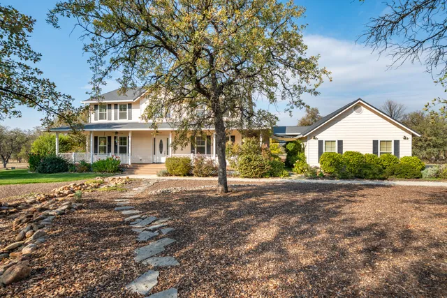 $1,250,000 | 8180 Whispering Oaks Road, Redding, CA 96002