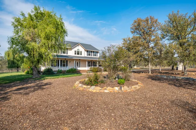 $1,250,000 | 8180 Whispering Oaks Road, Redding, CA 96002