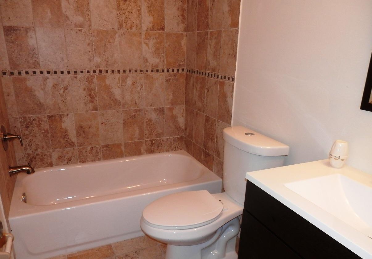 2252 Southeast Flanders Road Port St. Lucie, FL 34952 - Photo 12 of 24 REMODELED GUEST BATHROOM