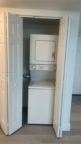 $2,650 | 3000 Coral Way, Unit 1509, Miami, FL 33145