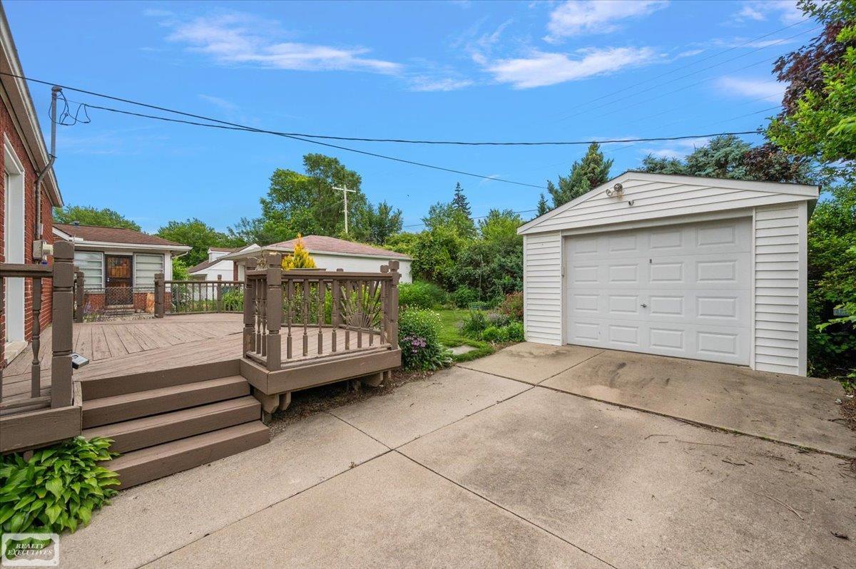 16504 Toepfer Drive Eastpointe, MI 48021 - Photo 11 of 70