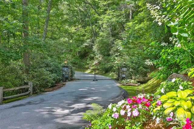 $3,800,000 | 2618 Big Sheepcliff Road, Cashiers, NC 28717
