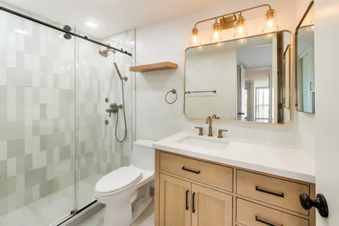 $499,000 | 345 West Fullerton Parkway, Unit 1905, Chicago, IL 60614