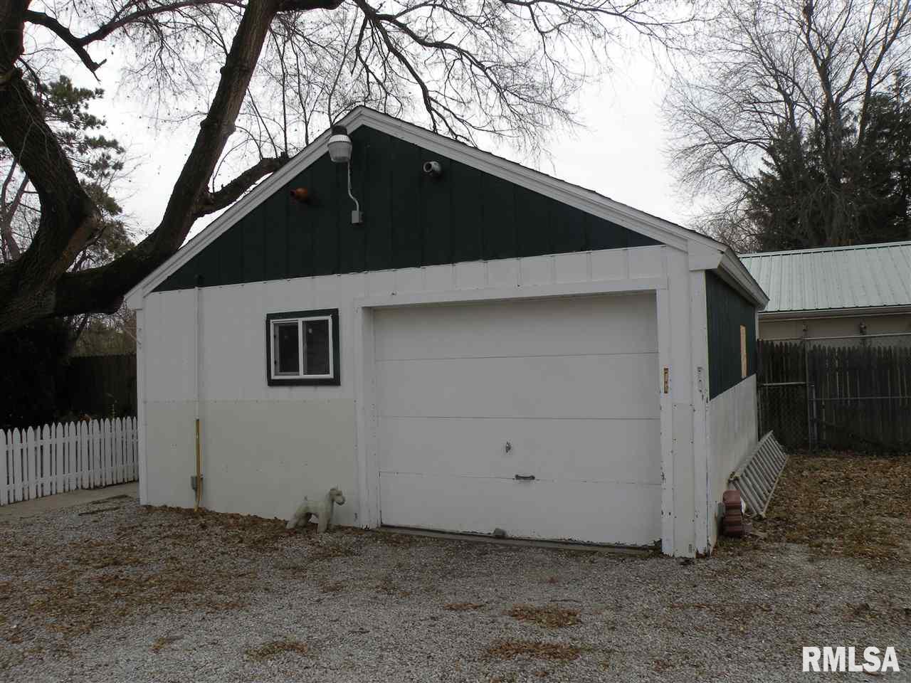 2095 Washington Road Washington, IL 61571 - Photo 3 of 5 Gallery Image 3