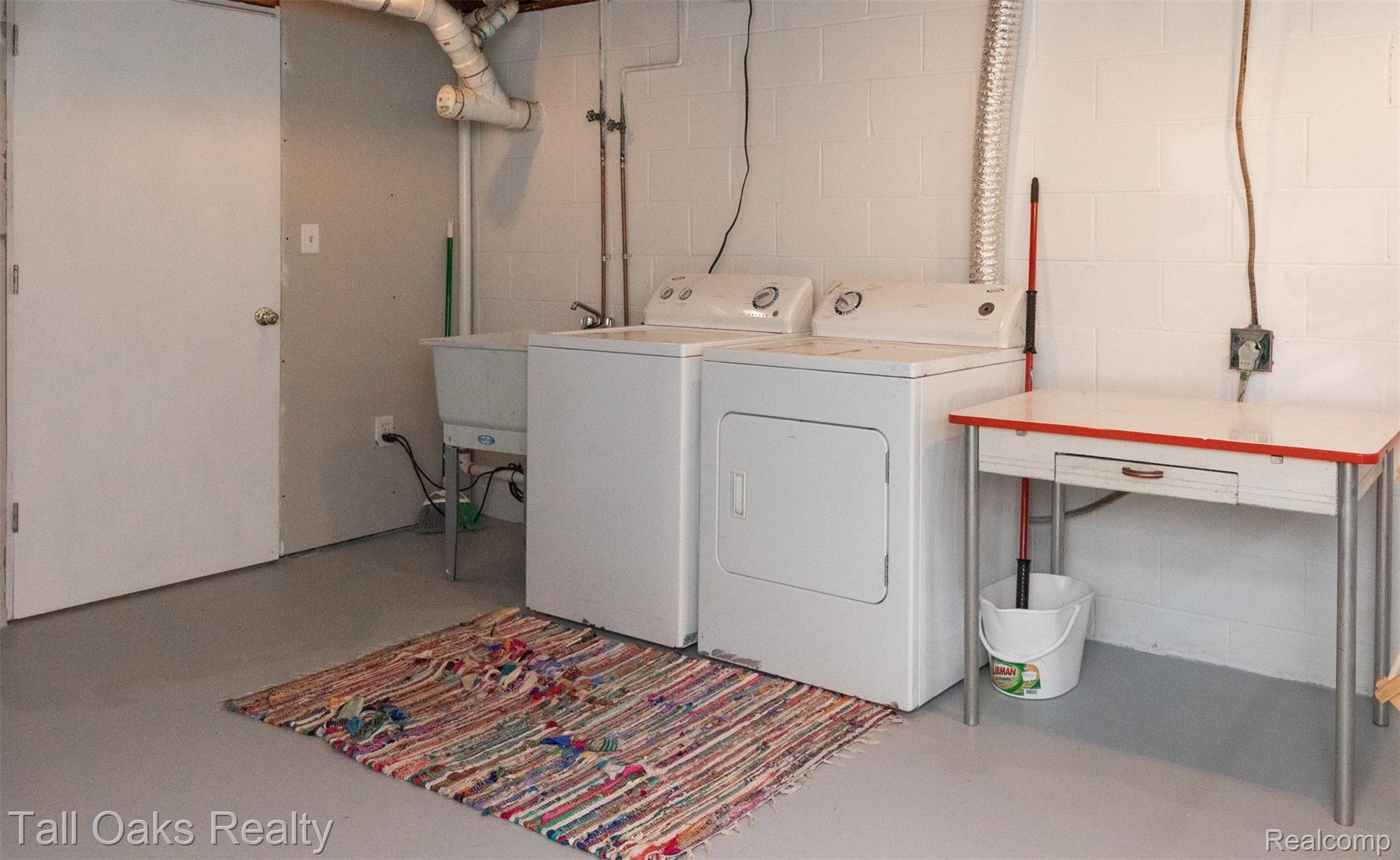 11023 Horton Road Goodrich, MI 48438 - Photo 37 of 44 Laundry Room 780A5618.JPG