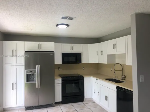 $3,500 | 15167 Southwest 94th Terrace, Unit 1, Miami, FL 33196