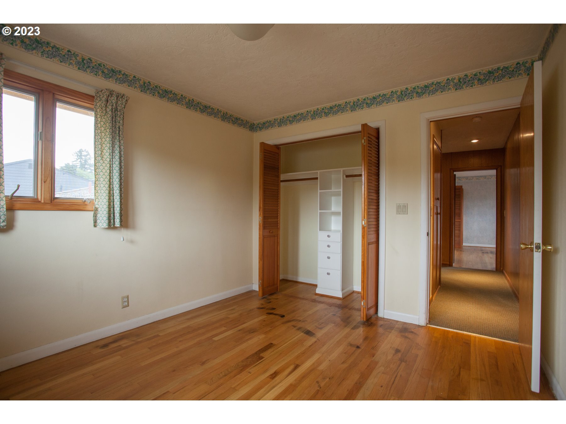 6670 Southwest Bancroft Way Portland, OR 97225 - Photo 23 of 39 Bathroom
