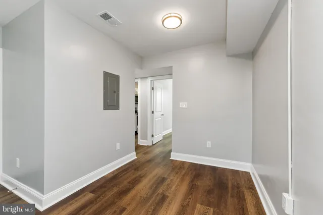 $1,700 | 2021 E Street Northeast, Unit 4, Washington, DC 20002