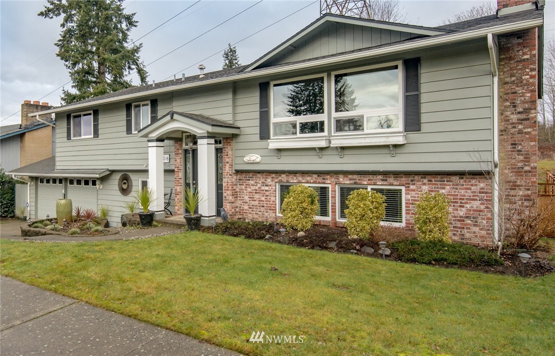 1908 16th Place Southeast Renton, WA 98055 - Photo 1 of 19 Gallery Image 1