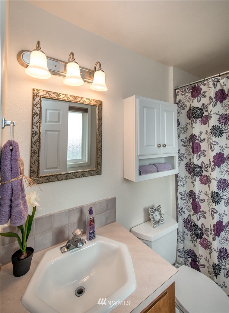 1908 16th Place Southeast Renton, WA 98055 - Photo 11 of 19 Gallery Image 11