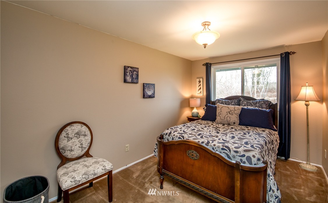1908 16th Place Southeast Renton, WA 98055 - Photo 12 of 19 Gallery Image 12