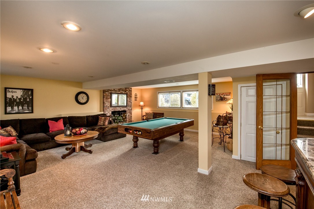 1908 16th Place Southeast Renton, WA 98055 - Photo 13 of 19 Gallery Image 13