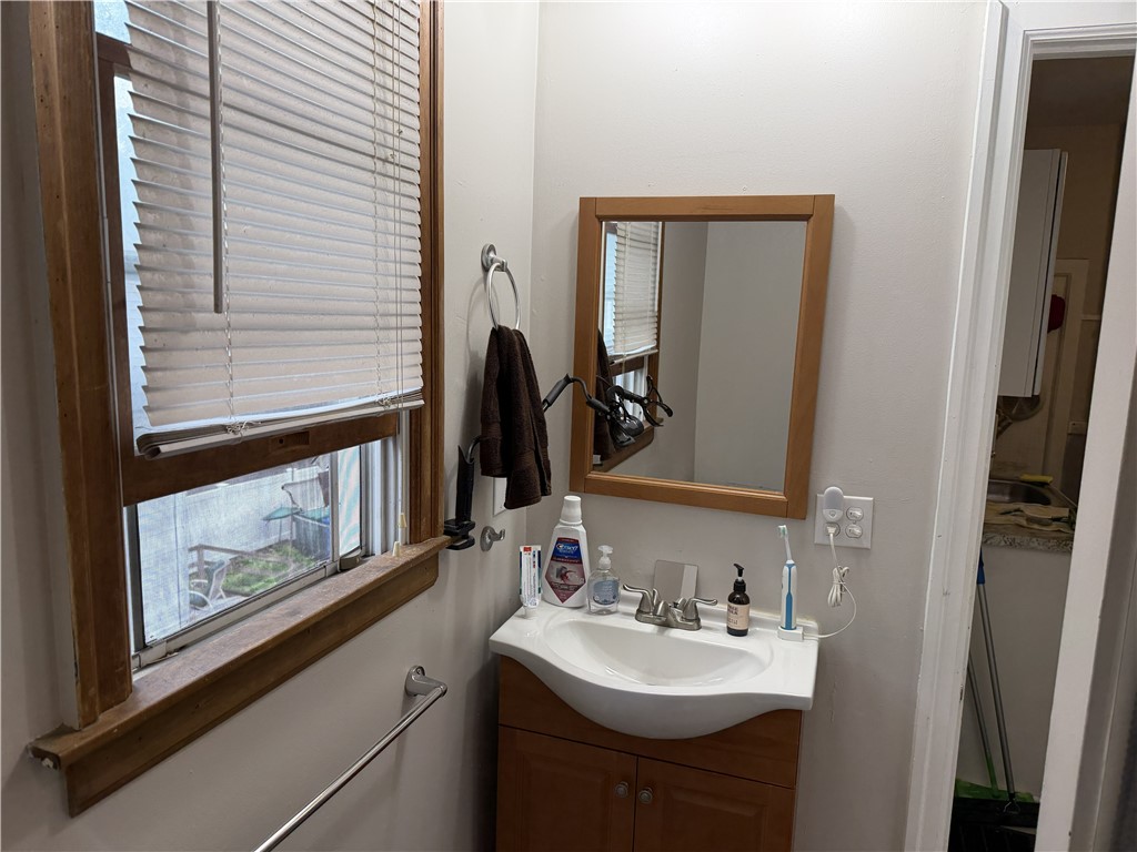 60 Rowley Street, Unit 2 Rochester, NY 14607 - Photo 9 of 12