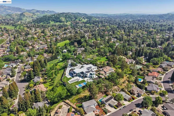 $1,995,000 | 44 Lariat Court, Walnut Creek, CA 94596