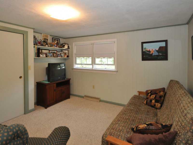 139 Cedar Island Road Narragansett, RI 02882 - Photo 14 of 22 Bedroom.