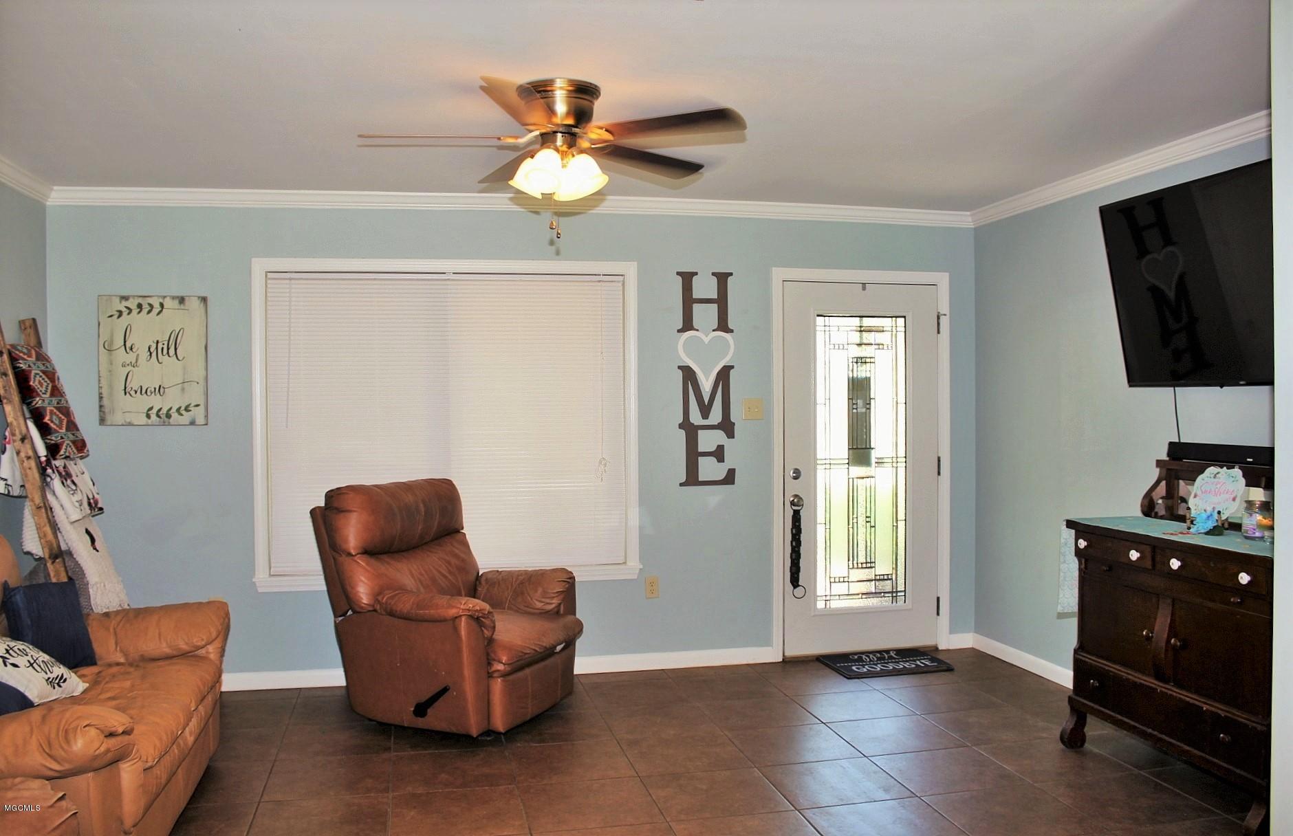 132 Hascal Gunter Road Lucedale, MS 39452 - Photo 2 of 36 2-Living Room