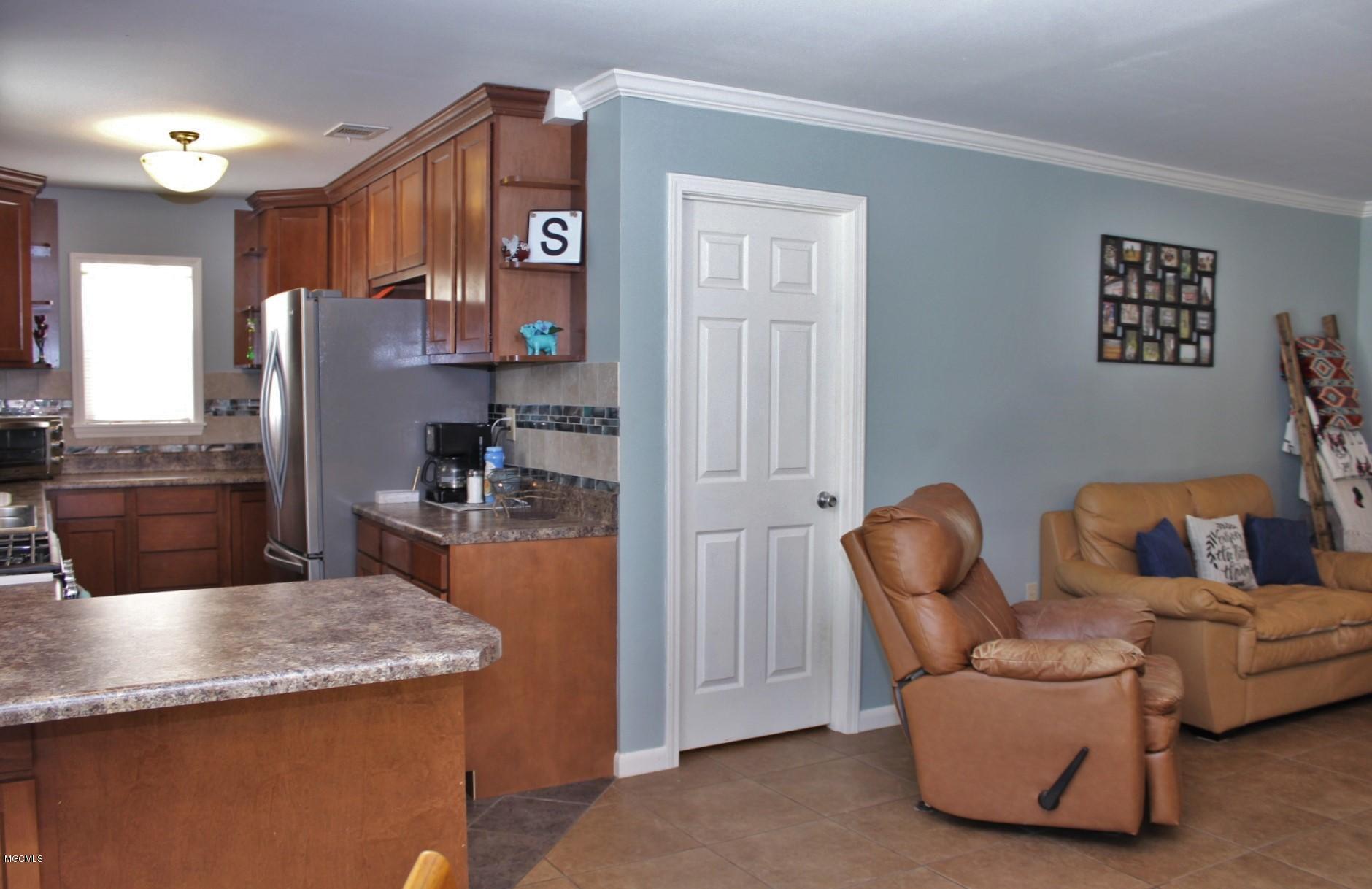 132 Hascal Gunter Road Lucedale, MS 39452 - Photo 5 of 36 5-Living Room