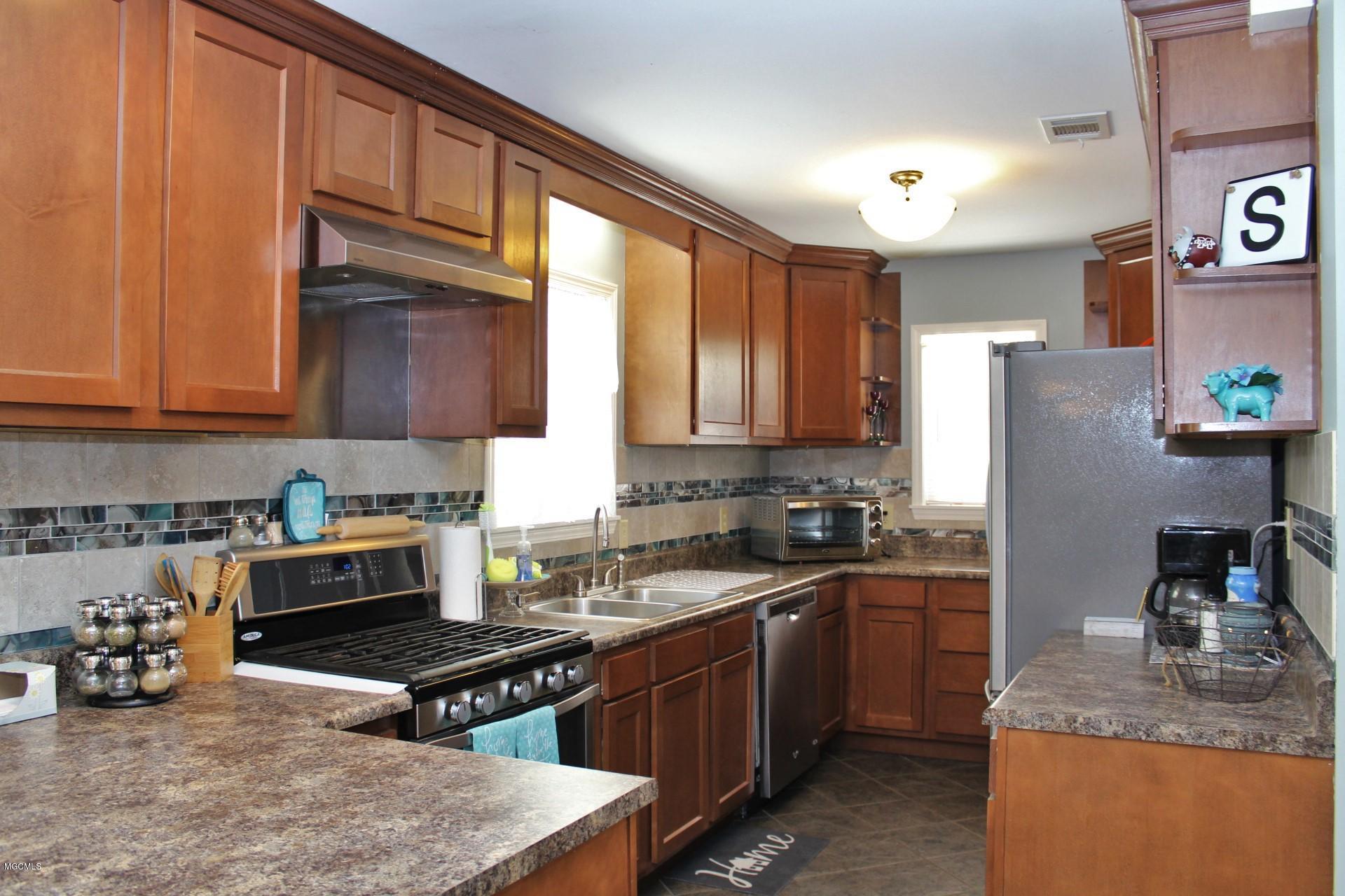132 Hascal Gunter Road Lucedale, MS 39452 - Photo 7 of 36 7-Kitchen