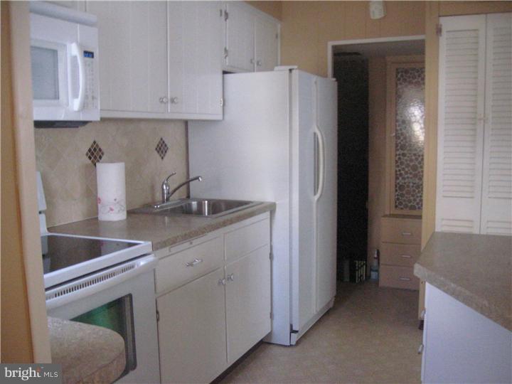 158 Overhill Road Upper Darby, PA 19082 - Photo 7 of 9