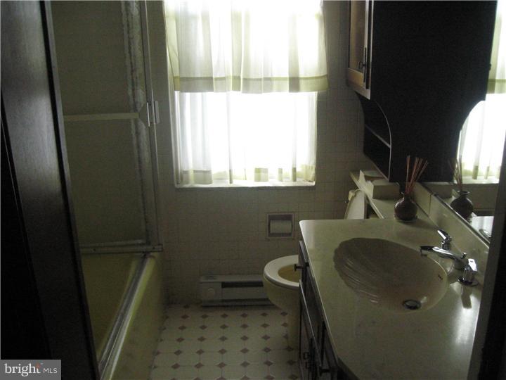 158 Overhill Road Upper Darby, PA 19082 - Photo 8 of 9