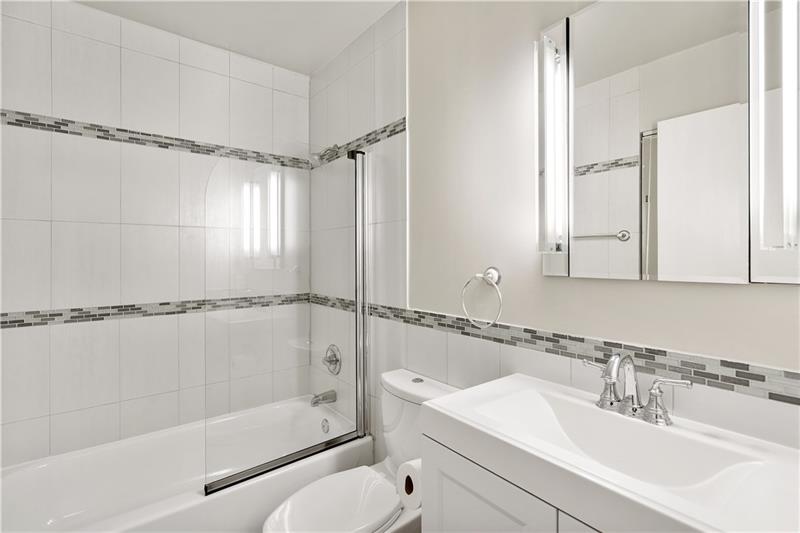 3272 Niagara Square, Unit 122 Pittsburgh, PA 15213 - Photo 17 of 25 Gallery Image 17