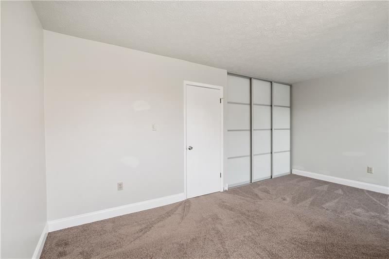 3272 Niagara Square, Unit 122 Pittsburgh, PA 15213 - Photo 23 of 25 Gallery Image 23