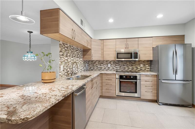 3272 Niagara Square, Unit 122 Pittsburgh, PA 15213 - Photo 5 of 25 Gallery Image 5