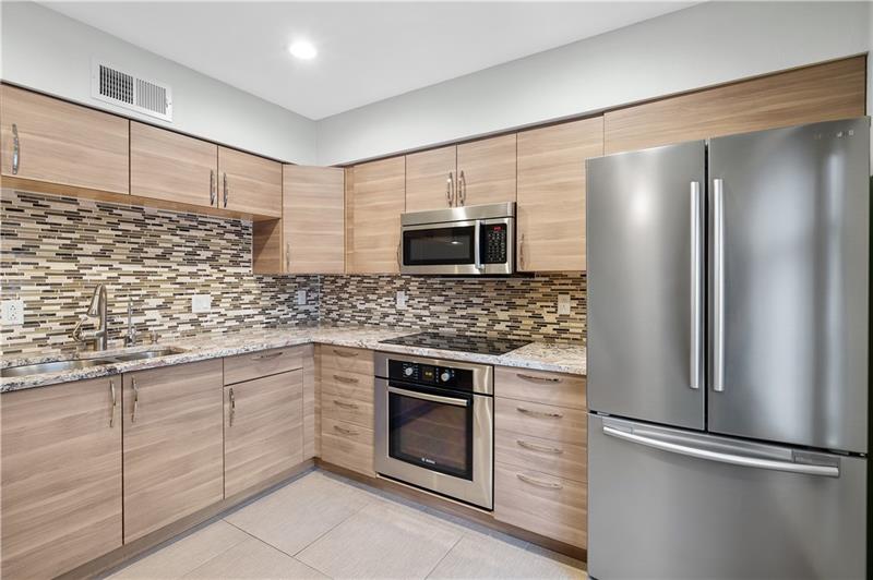 3272 Niagara Square, Unit 122 Pittsburgh, PA 15213 - Photo 6 of 25 Gallery Image 6