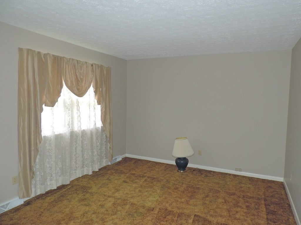 915 Loving Road Bowling Green, KY 42101 - Photo 11 of 13 Gallery Image 11