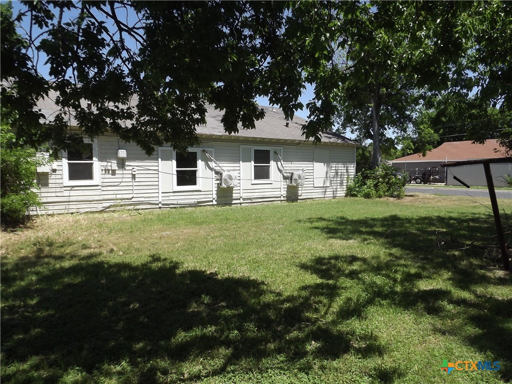 1714 Duncan Avenue Killeen, TX 76541 - Photo 19 of 24 a house that has tree in front of it