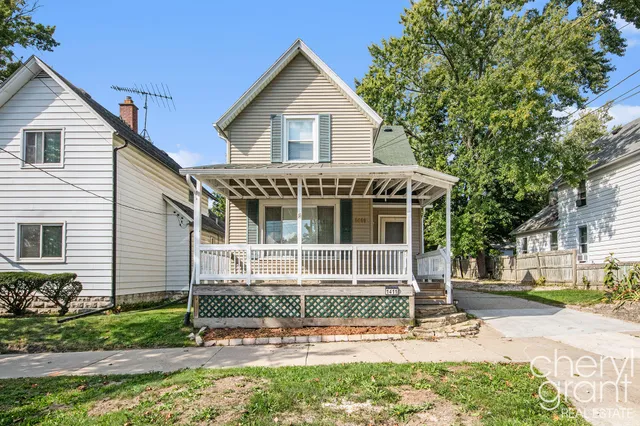 $310,000 | 1411 Union Avenue Northeast, Grand Rapids, MI 49505