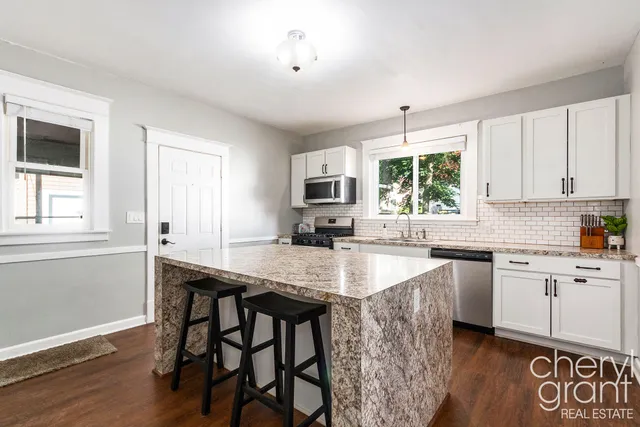 $310,000 | 1411 Union Avenue Northeast, Grand Rapids, MI 49505