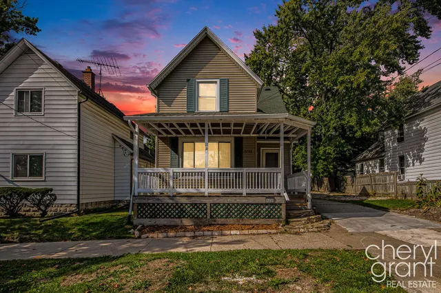 $310,000 | 1411 Union Avenue Northeast, Grand Rapids, MI 49505