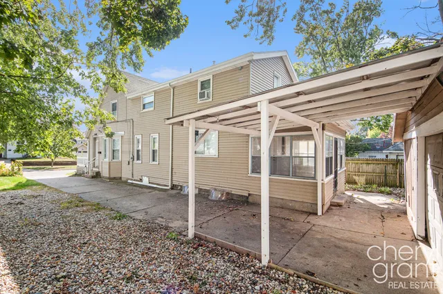 $310,000 | 1411 Union Avenue Northeast, Grand Rapids, MI 49505