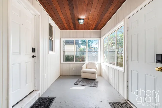 $310,000 | 1411 Union Avenue Northeast, Grand Rapids, MI 49505