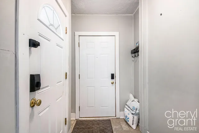 $310,000 | 1411 Union Avenue Northeast, Grand Rapids, MI 49505